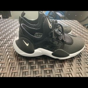 NIKE HUARACHE E.D.G.E.